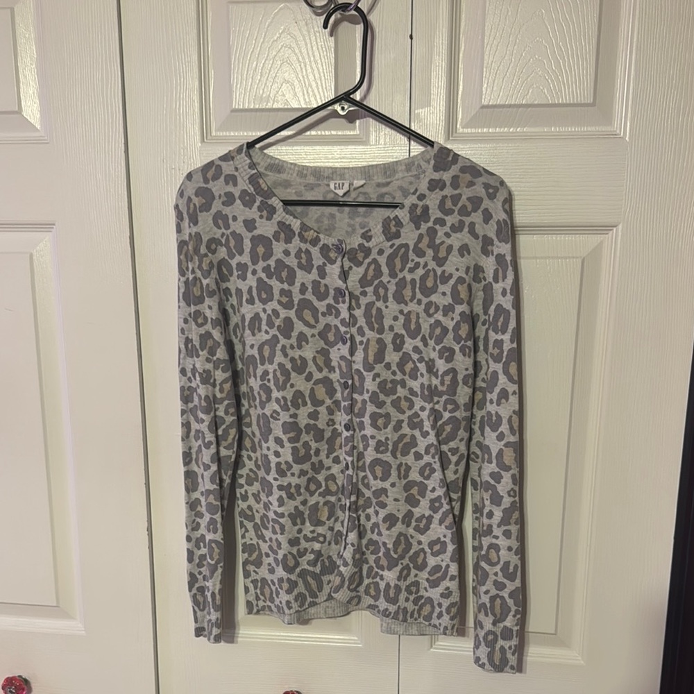 GAP Women’s Gray Leopard Print Sweater